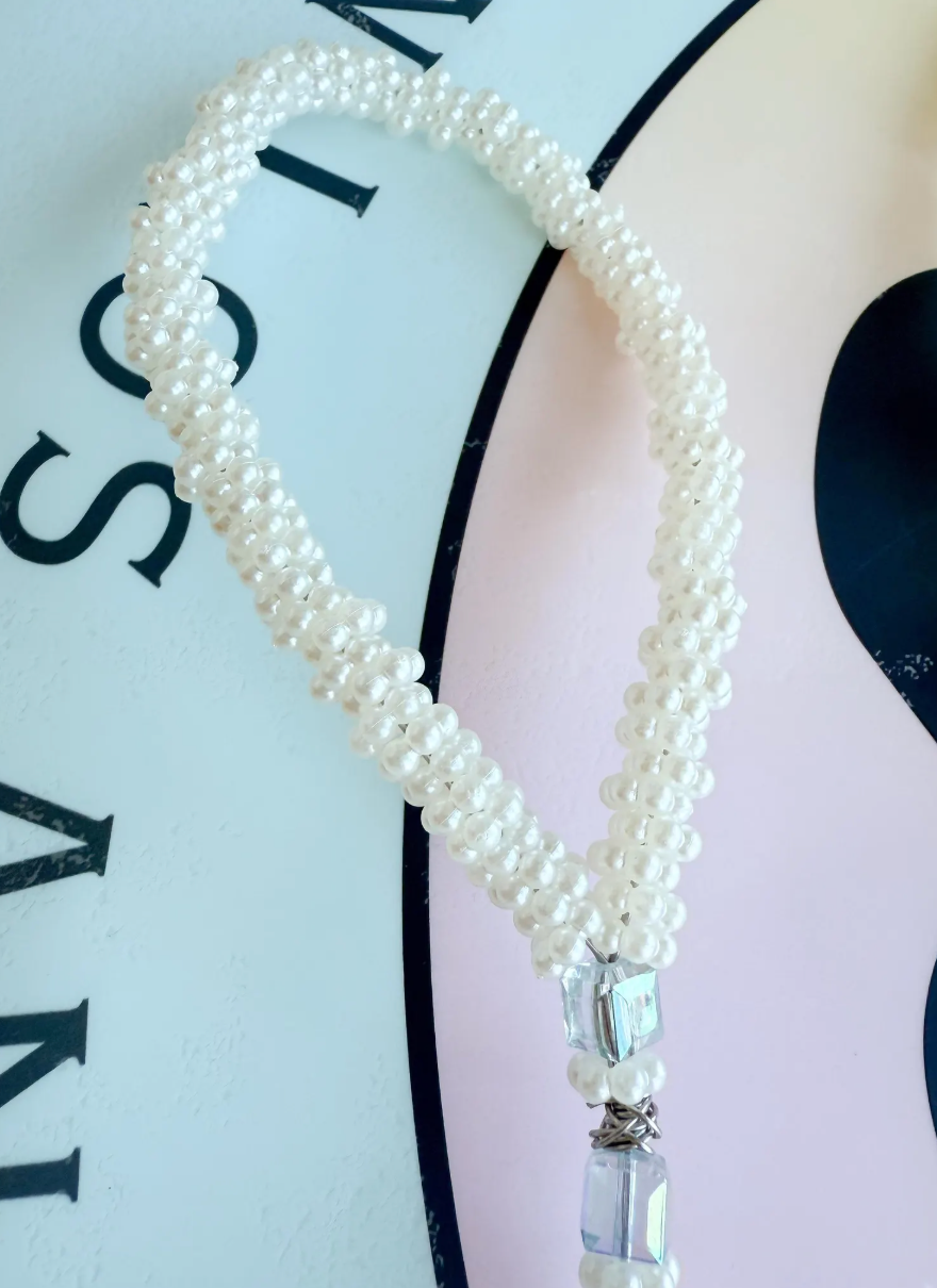 Crystal Pearl Beaded Dog Leash – Elegant Handmade Pet Accessory